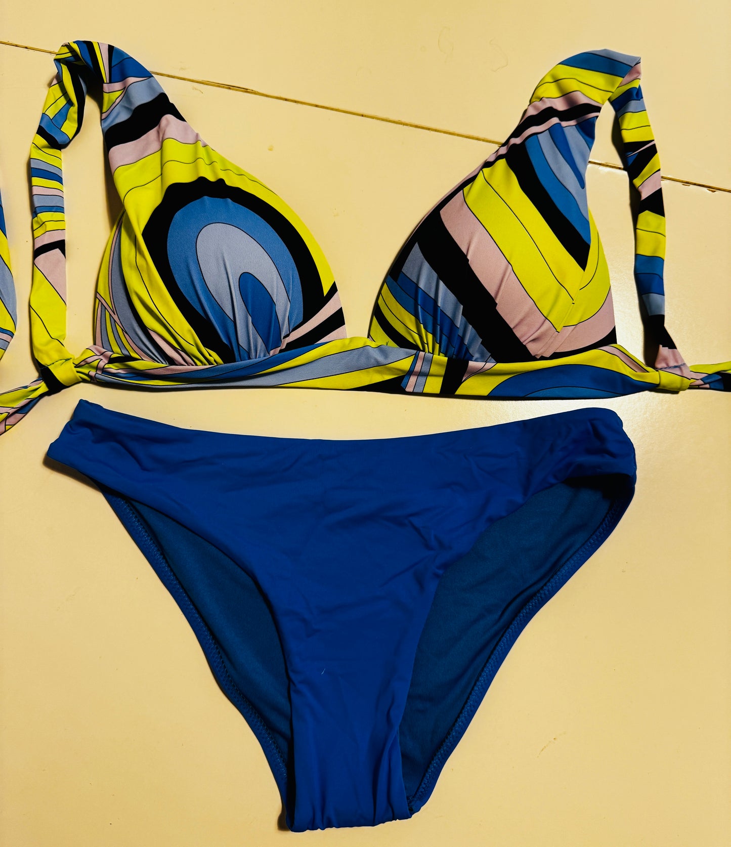 BIKINI MALÉ